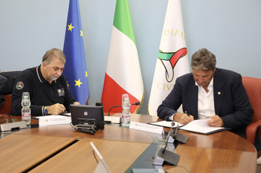 Firam dell'accordo tra Protezione Civile e Soccorso Alpino per l'app GEOResQ